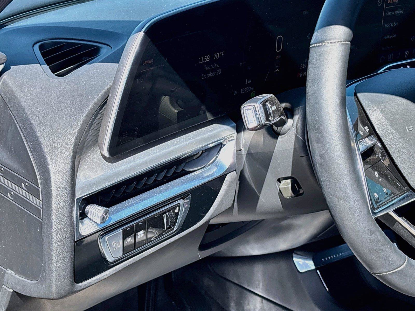 Used 2024 Cadillac Lyriq Luxury RWD image 10