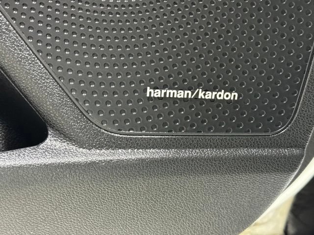 Used 2019 Kia Niro Touring FWD image 5