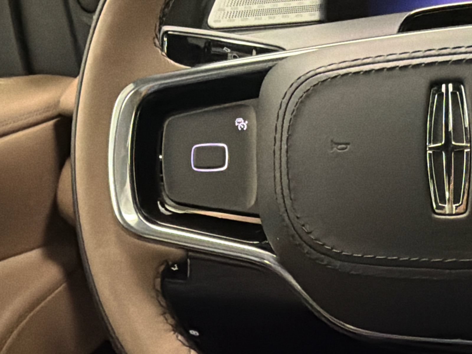 New 2025 Lincoln Navigator Black Label AWD/4WD image 32
