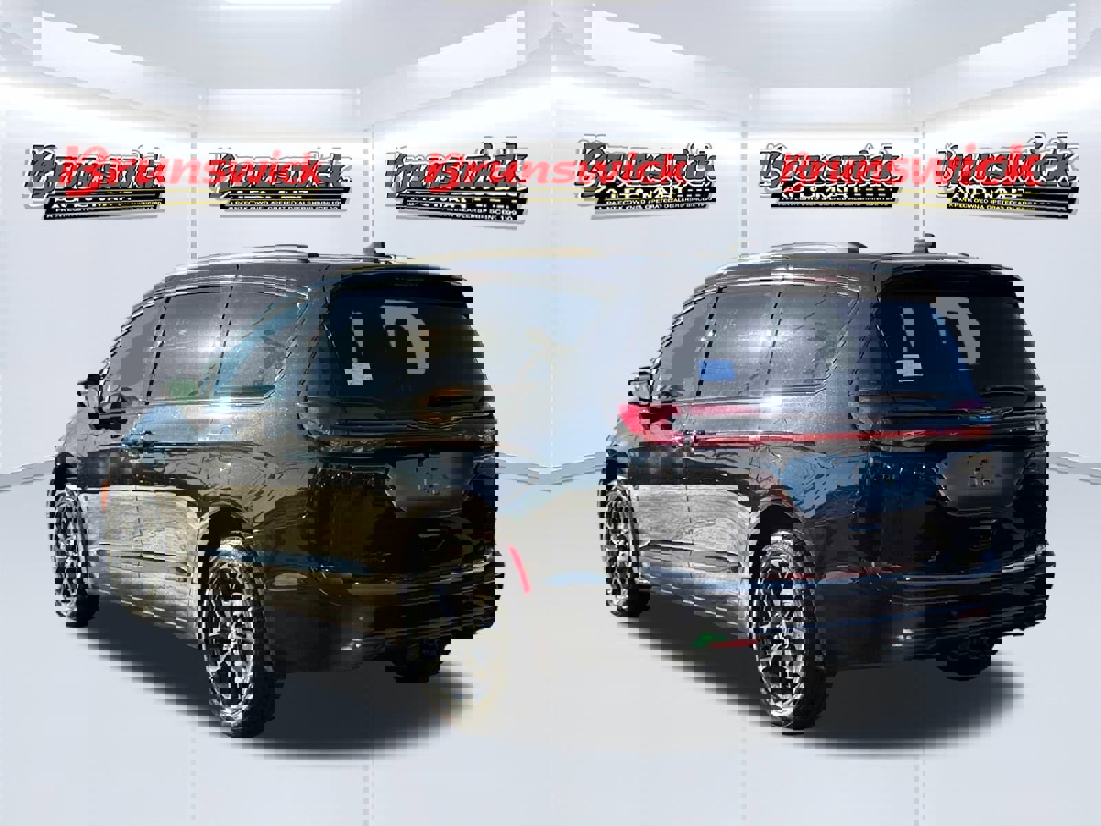 New 2026 Chrysler Pacifica Select image 3