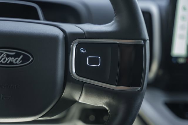 Used 2025 Ford Expedition Active image 42