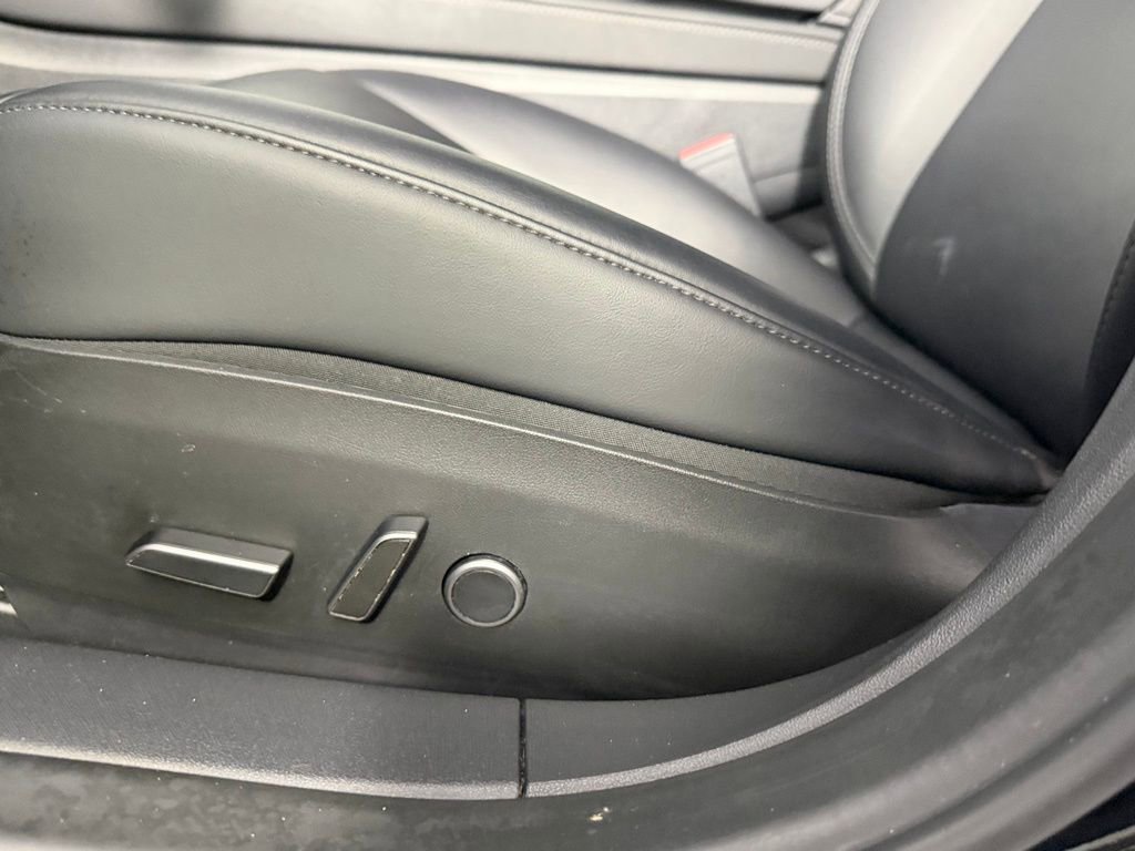 Used 2023 Tesla Model 3 Standard Range image 22