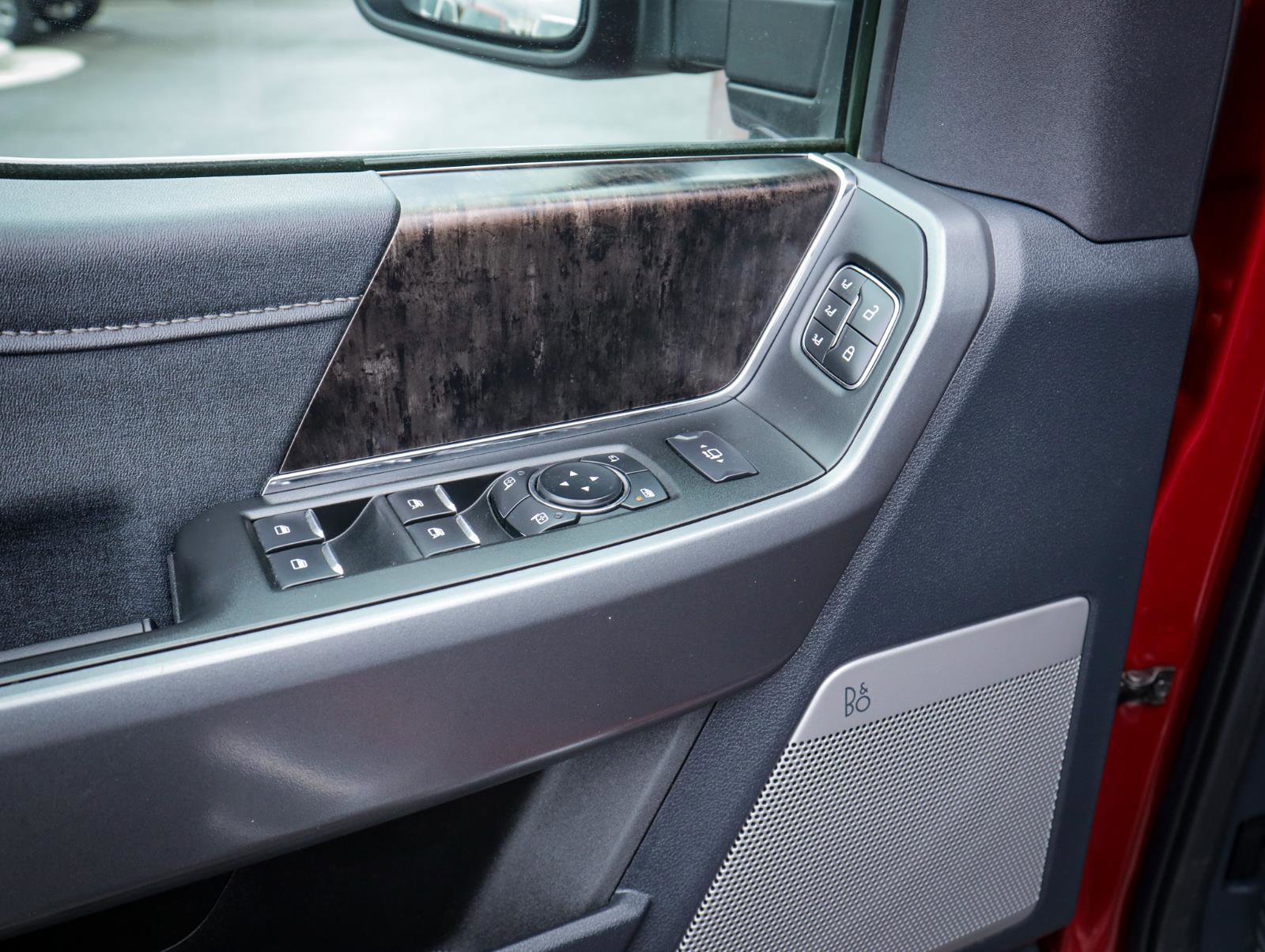 Used 2025 Ford F350 Lariat image 16