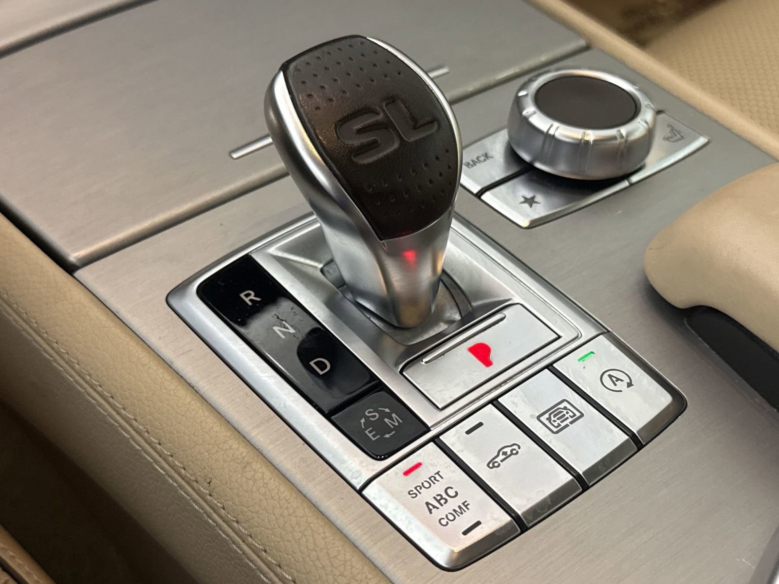 Used 2015 Mercedes-Benz SL 550 image 24