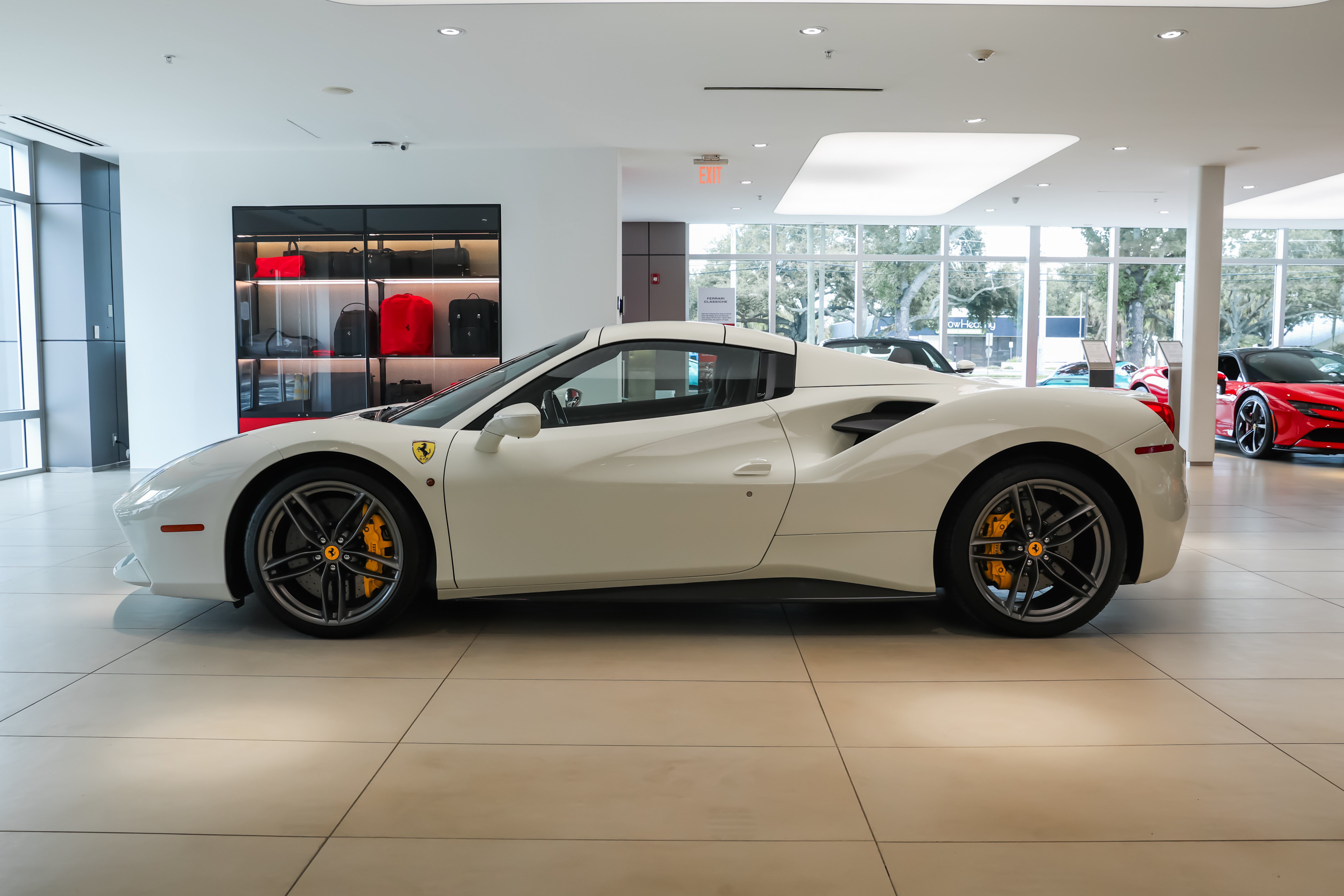 Used 2018 Ferrari 488 Spider RWD image 32
