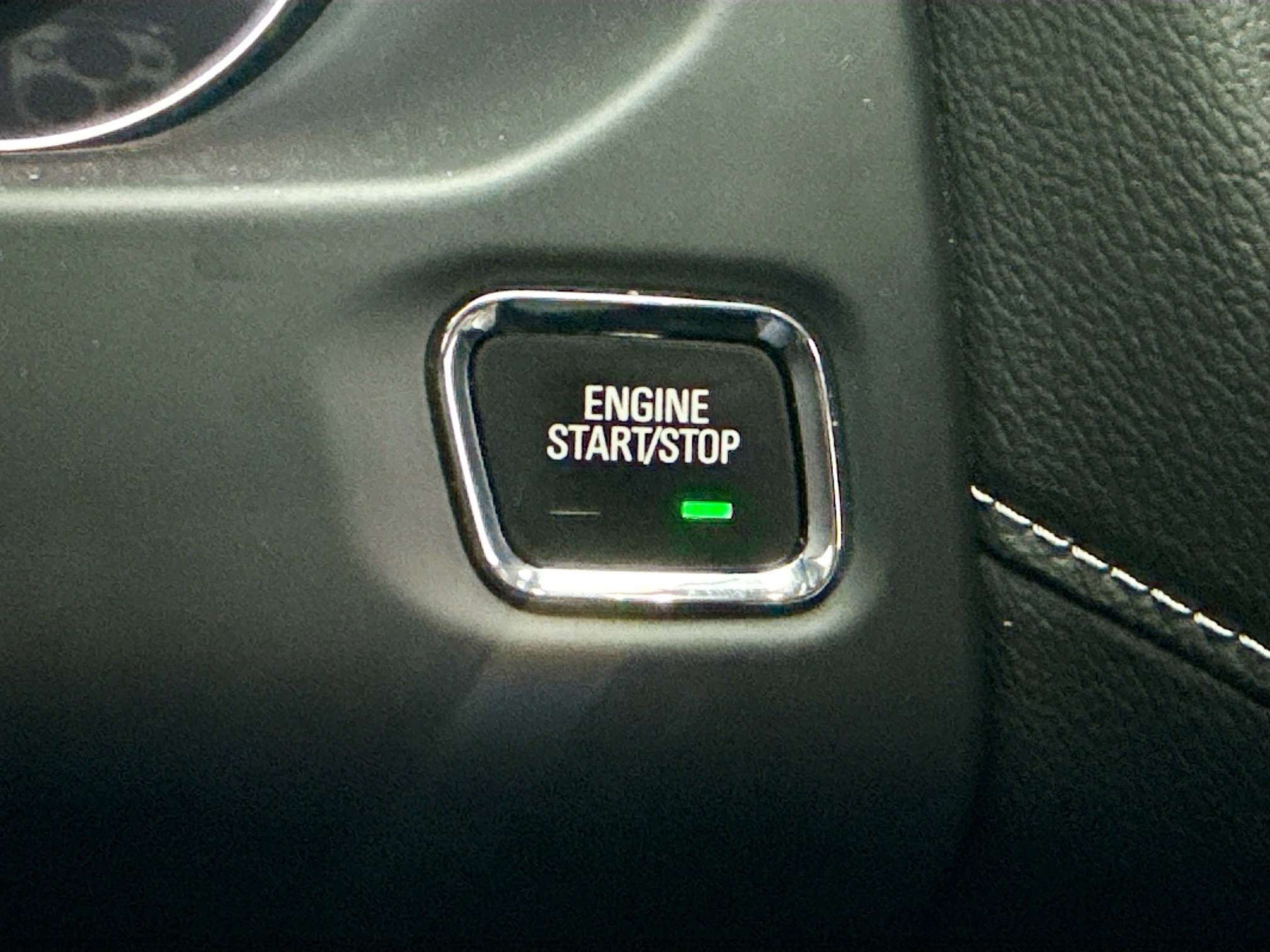 Used 2023 GMC Acadia SLE w/ Driver Convenience Package image 9