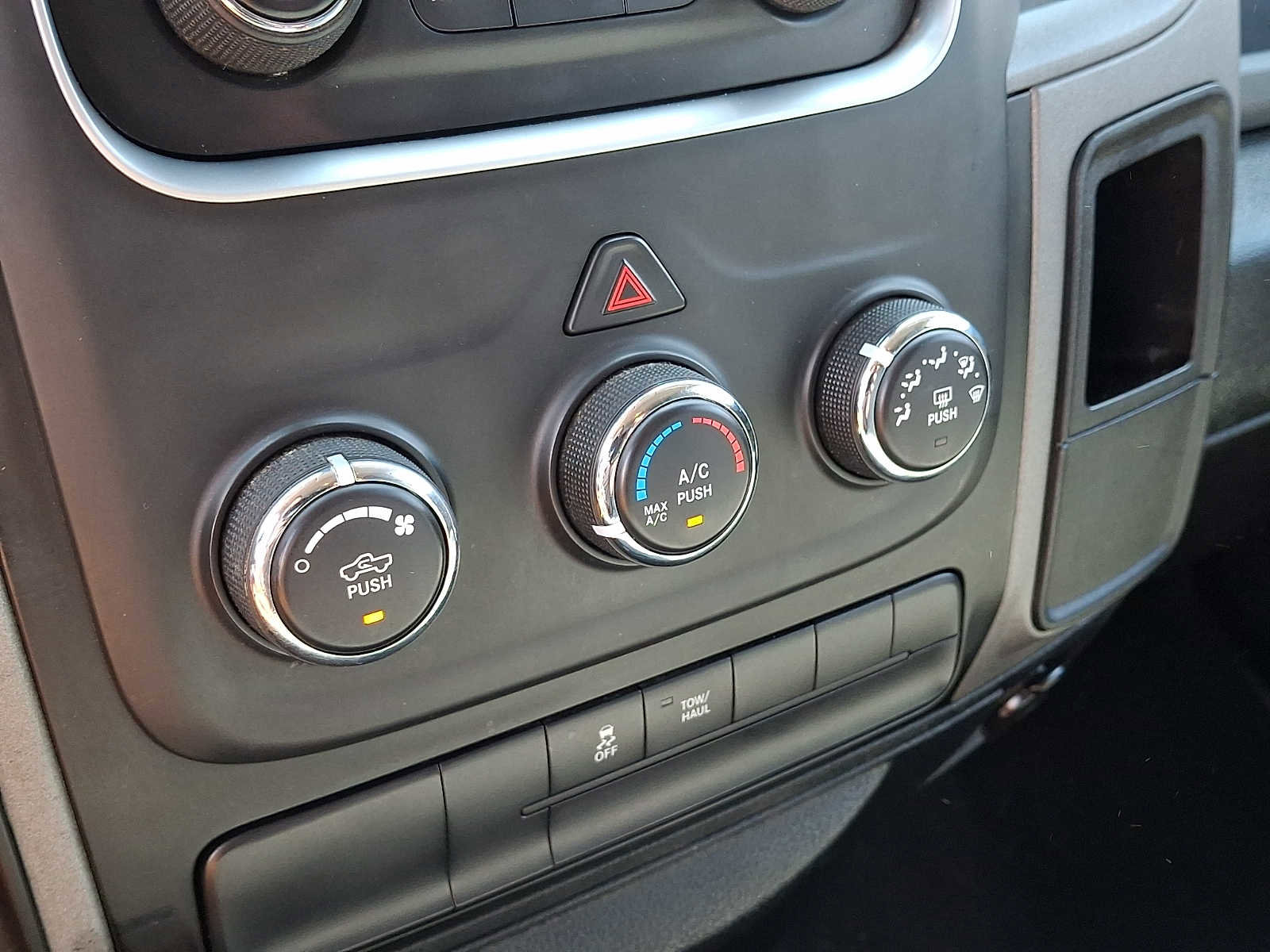 Used 2013 RAM 1500 Express image 15