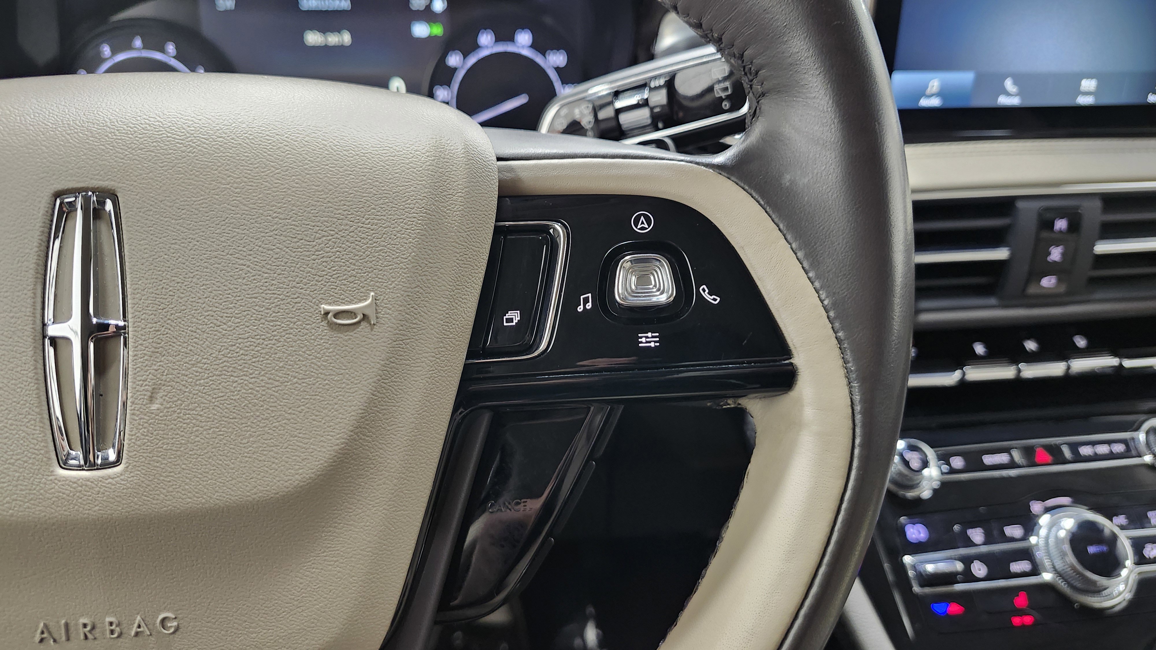 Used 2020 Lincoln Corsair FWD image 34