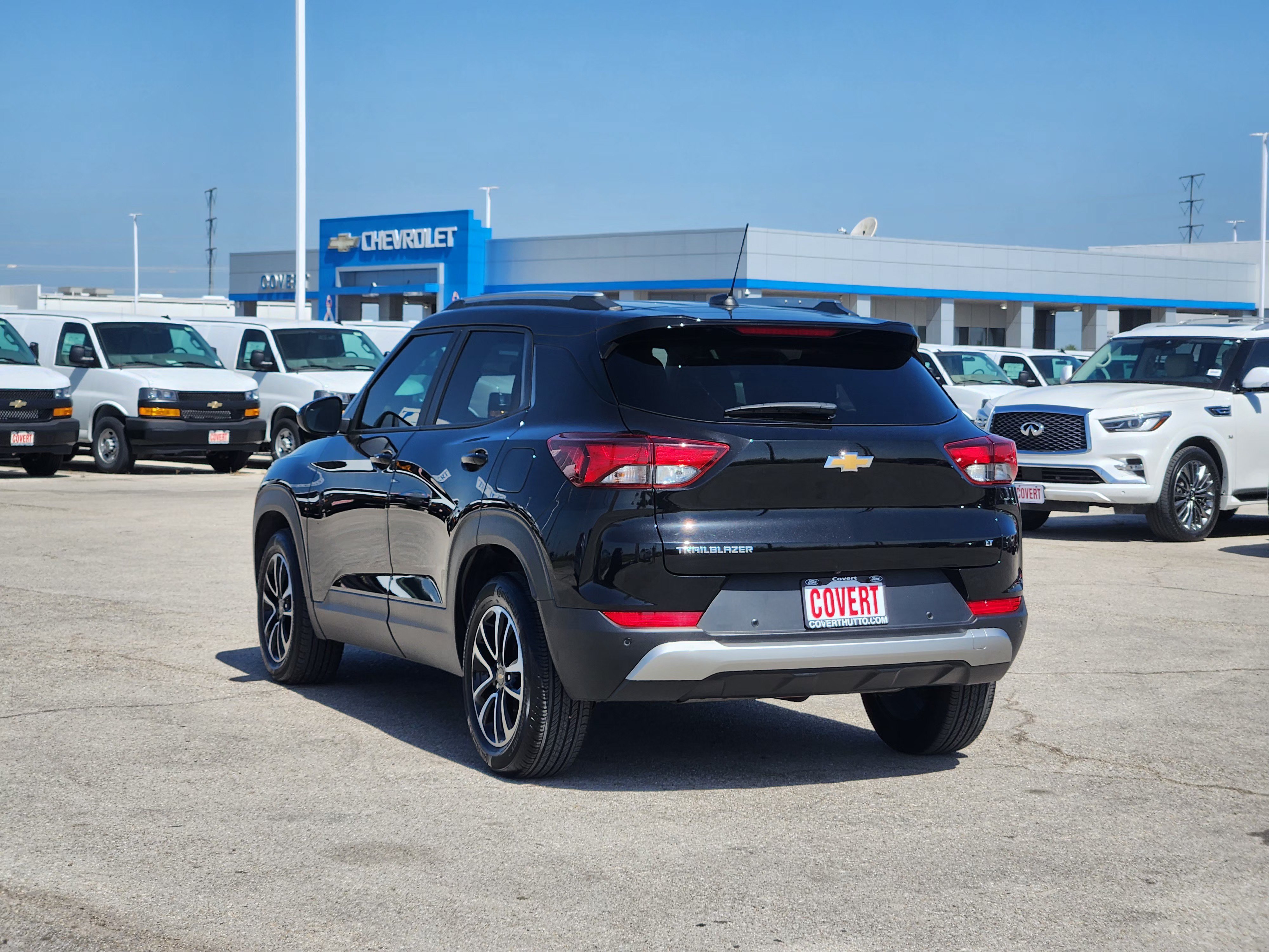Used 2024 Chevrolet TrailBlazer LT w/ Driver Confidence Package FWD image 5