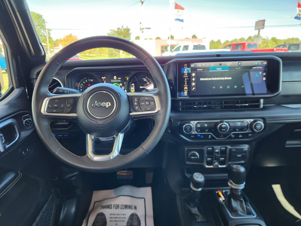 Used 2024 Jeep Wrangler Unlimited Sahara w/ Technology Group AWD/4WD image 19