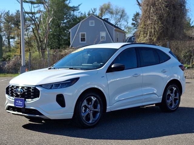Certified 2023 Ford Escape ST-Line w/ Tech Pack #1 FWD image 3