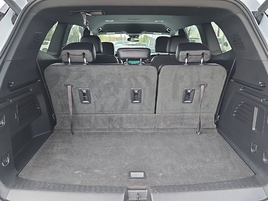 Used 2024 GMC Acadia Elevation image 28