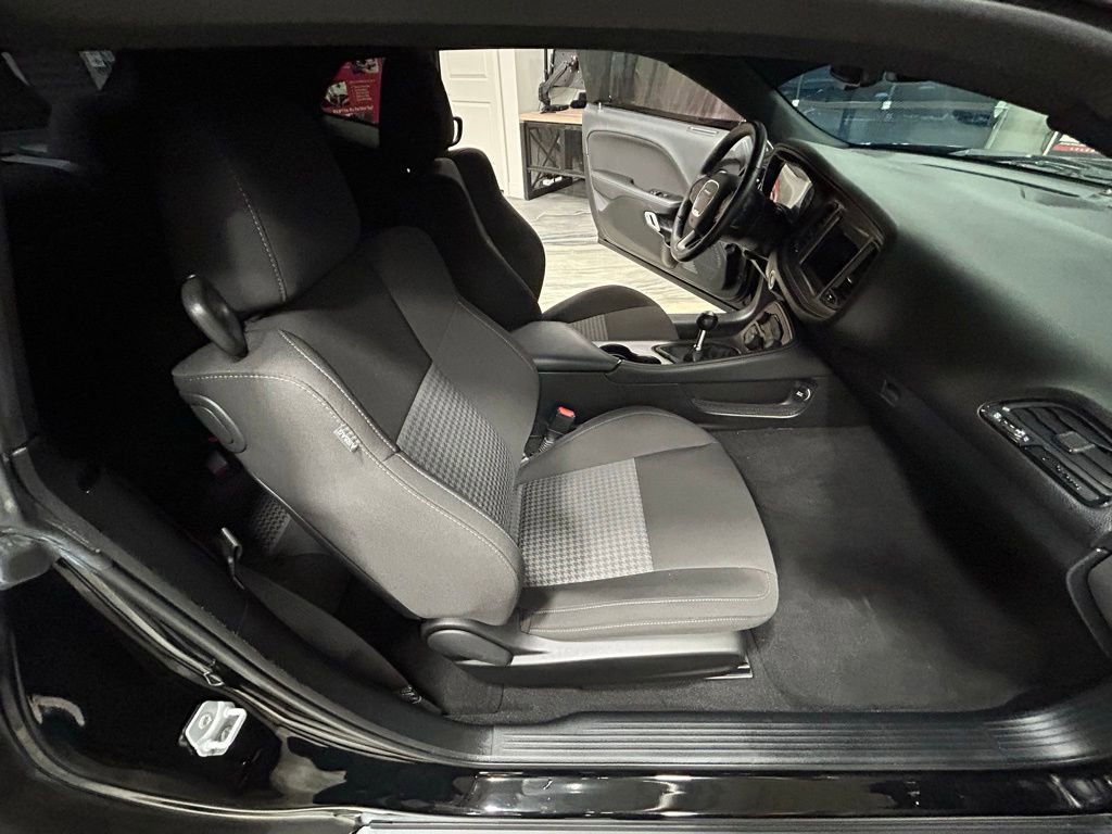 Used 2023 Dodge Challenger R/T w/ Blacktop Package image 38