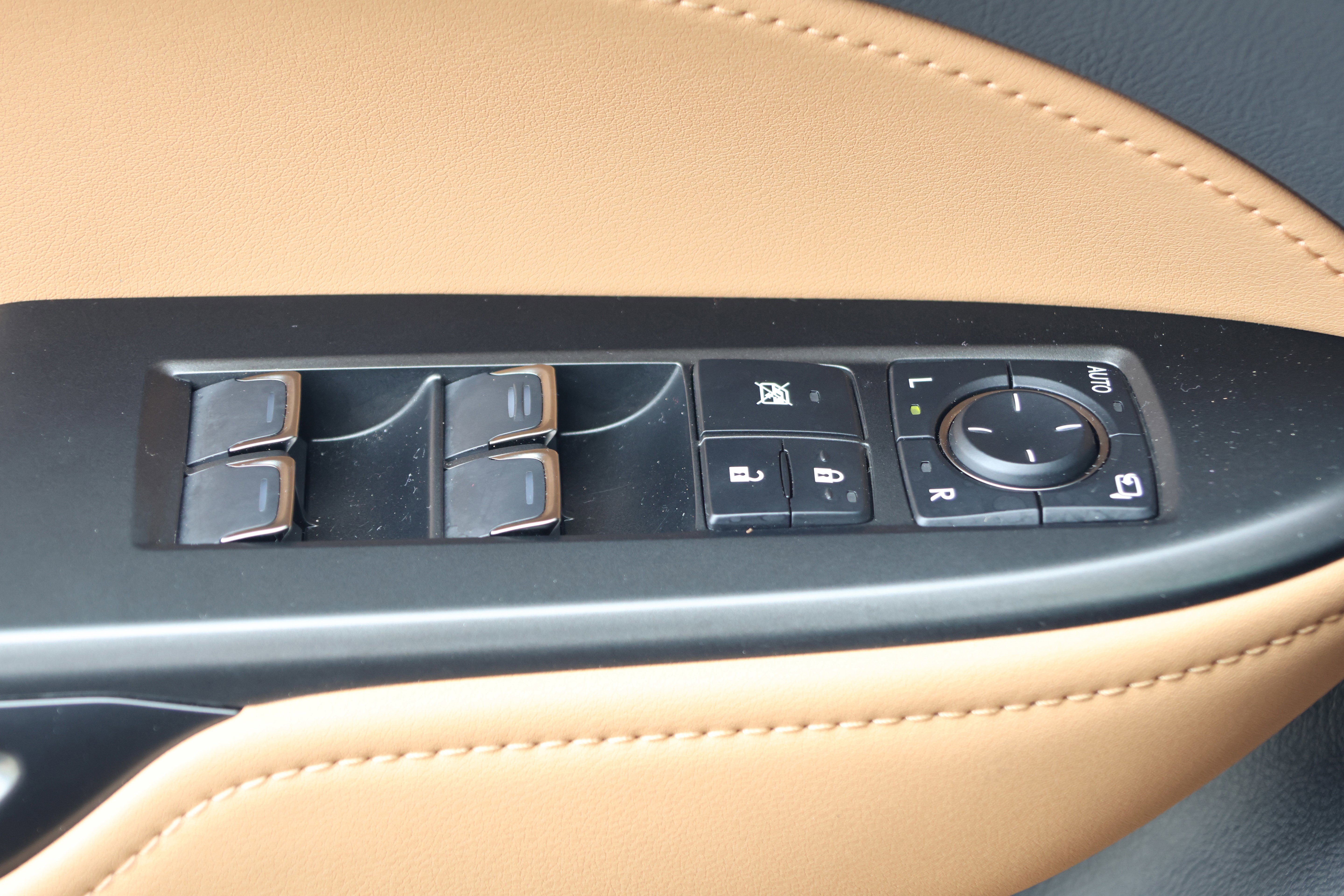 Certified 2025 Lexus NX 250 FWD w/ Cold Area Package image 14