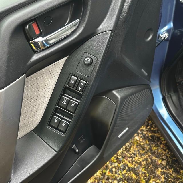 Used 2015 Subaru Forester 2.5i Limited w/ Popular Package #1 image 9