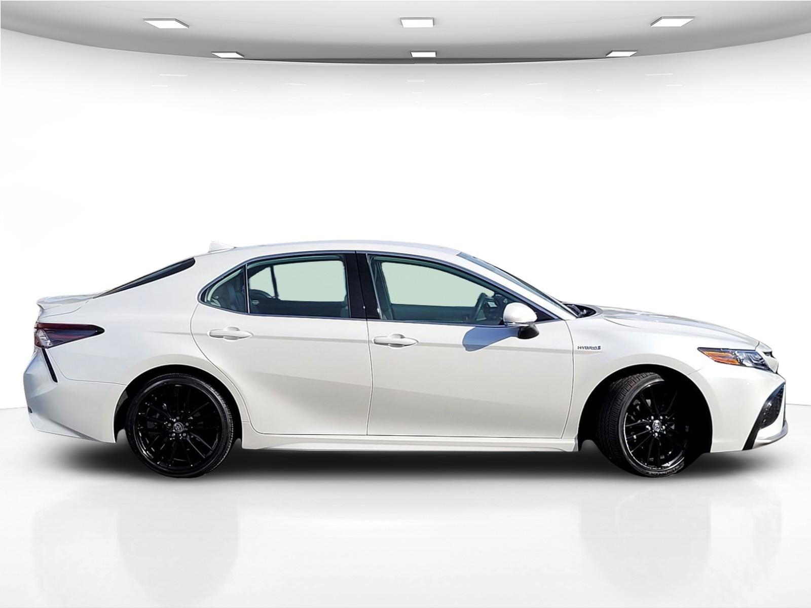 Used 2021 Toyota Camry XSE FWD image 5