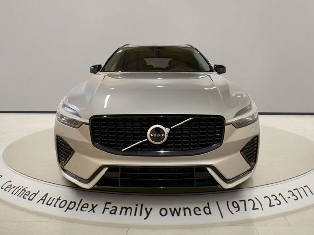 Used 2025 Volvo XC60 B5 Core AWD/4WD image 8