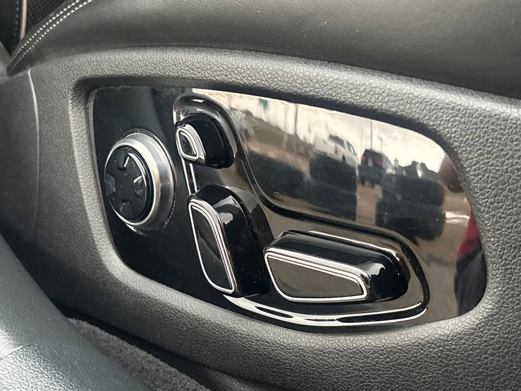 Used 2017 Genesis G90 5.0 Ultimate image 9