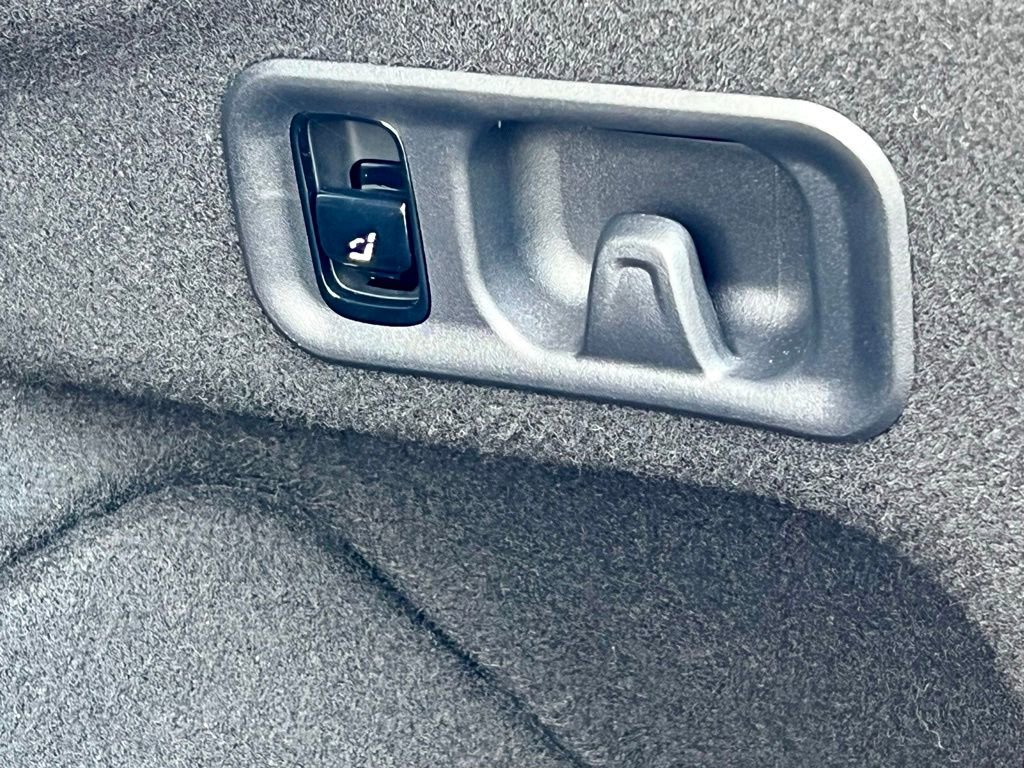 Certified 2025 Mercedes-Benz E 350 4MATIC Sedan image 42