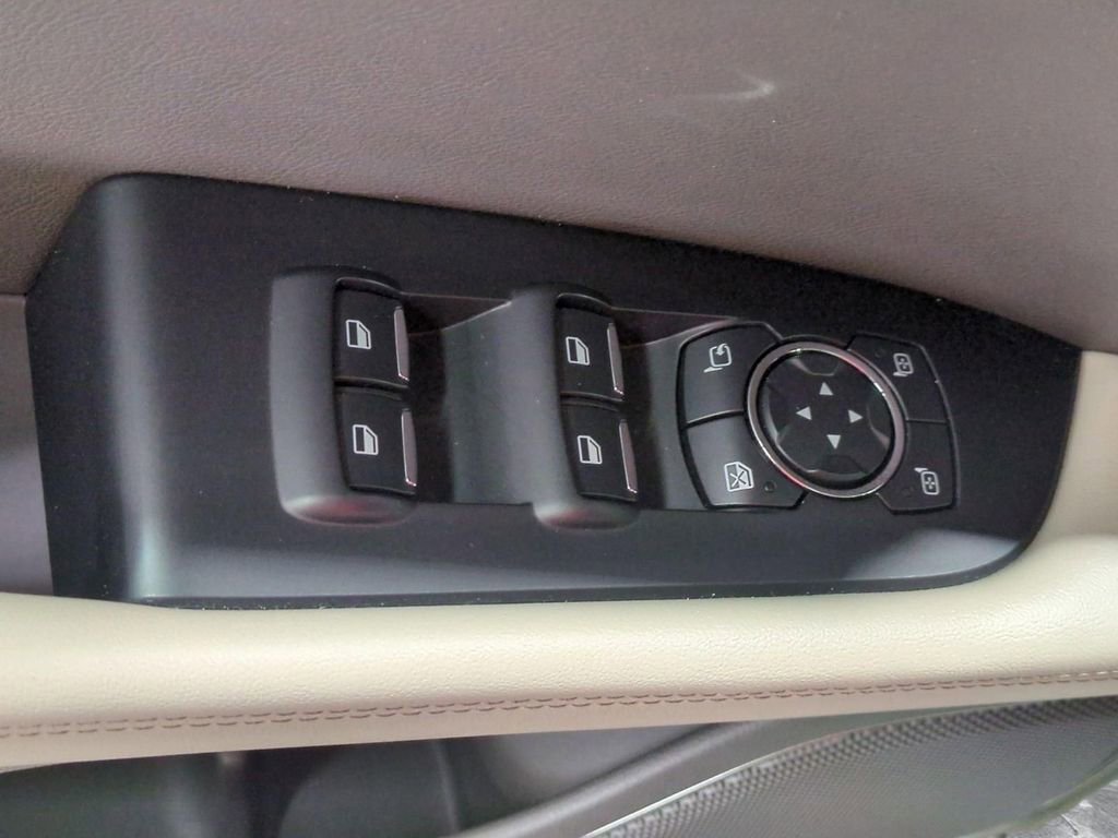 Certified 2022 Lincoln Nautilus Reserve image 16