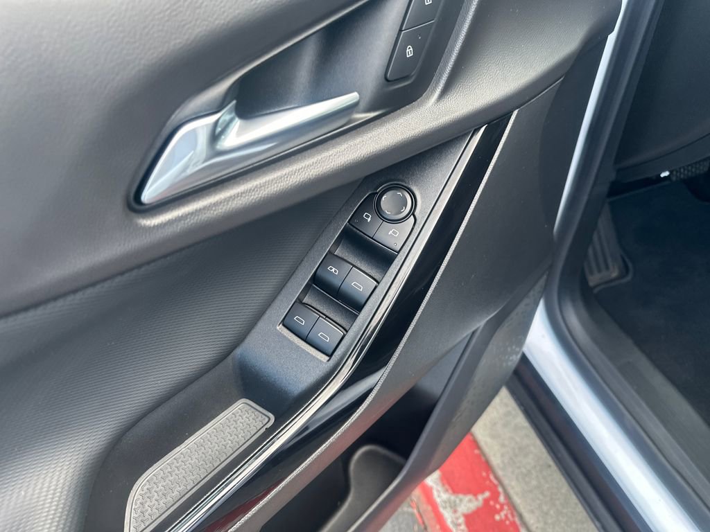 Used 2025 Chevrolet Equinox LT image 11