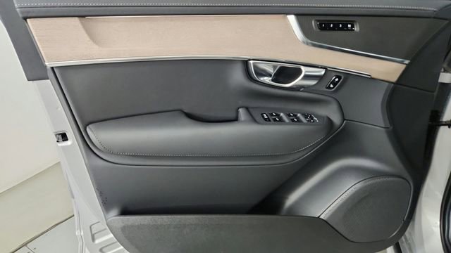 Certified 2025 Volvo XC90 B6 Plus w/ Protection Package Premier AWD/4WD image 9