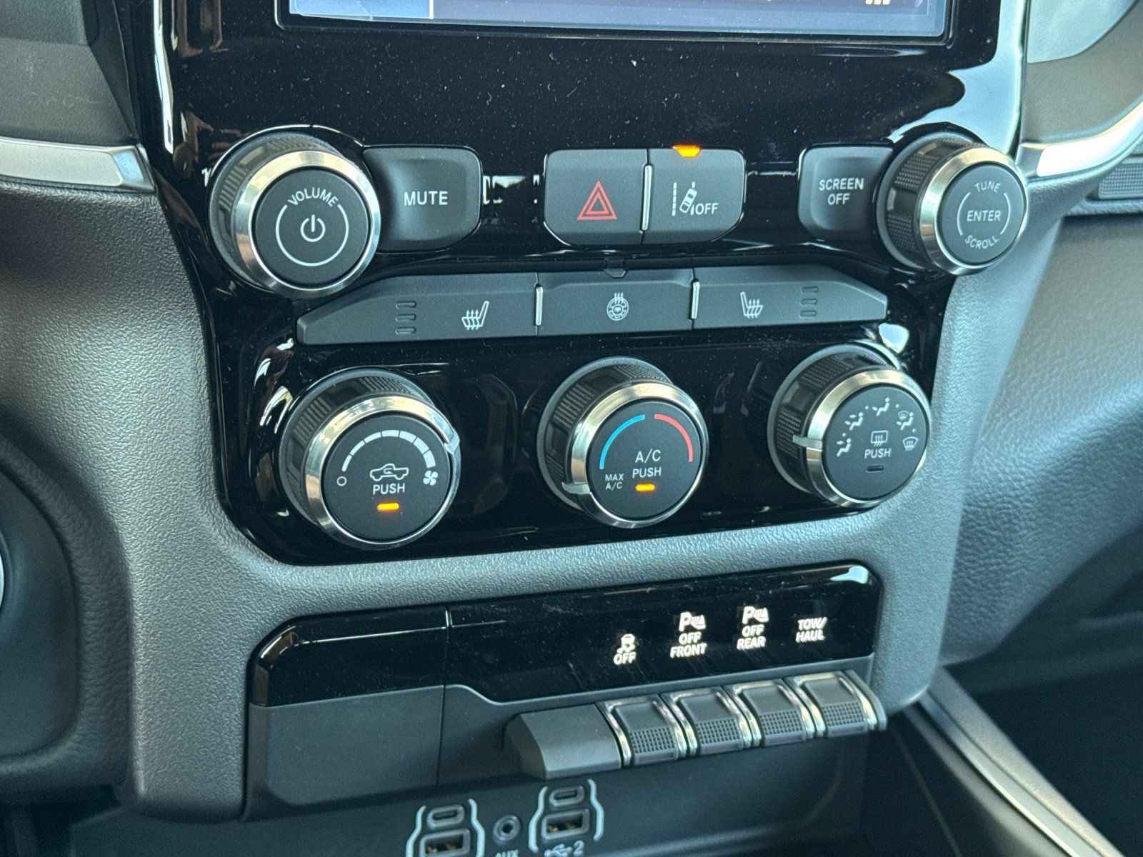New 2026 RAM 1500 Big Horn AWD/4WD image 19