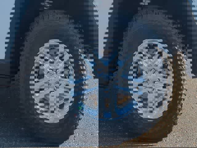 Used 2025 Jeep Grand Cherokee Laredo image 14