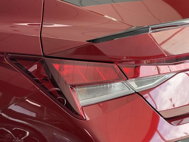 Used 2025 Hyundai Elantra Sport image 8