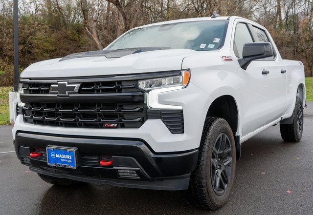 Used 2024 Chevrolet Silverado 1500 LT Trail Boss image 2