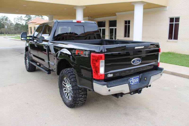 Used 2017 Ford F250 Lariat w/ FX4 Off-Road Package image 12