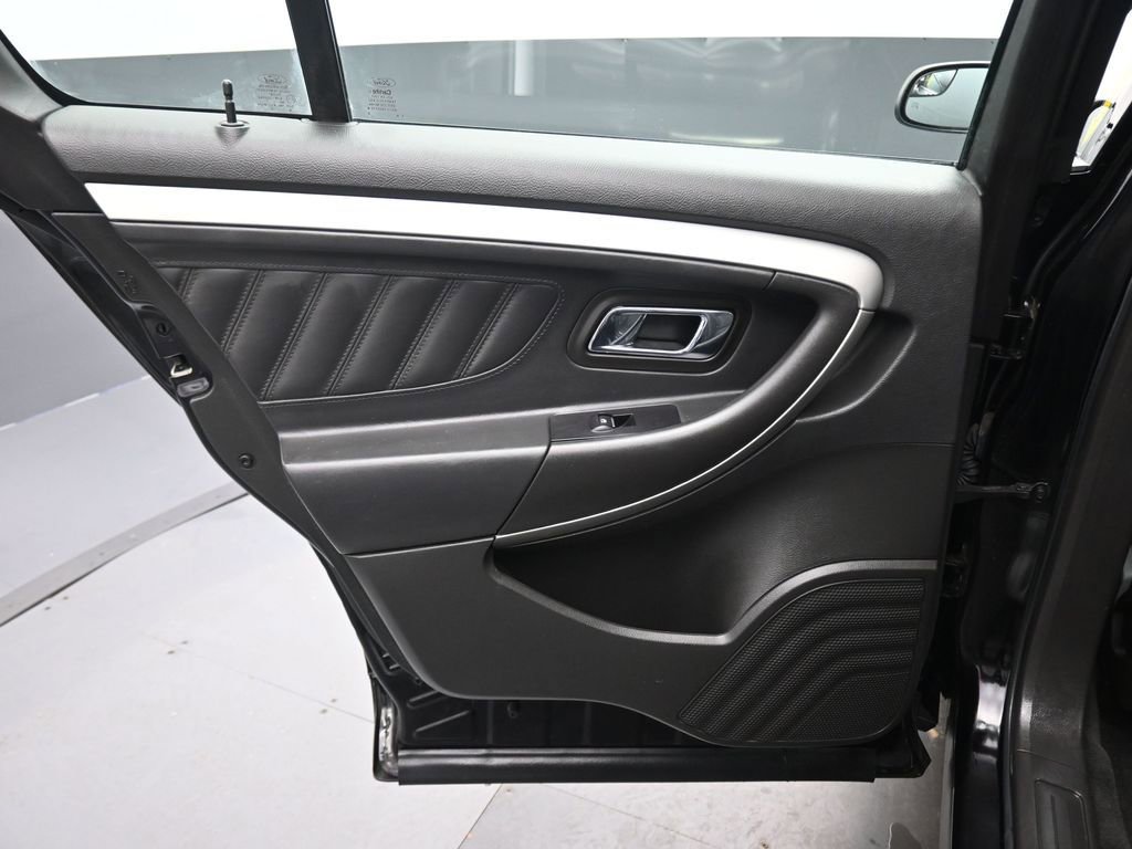 Used 2018 Ford Taurus SEL FWD image 26