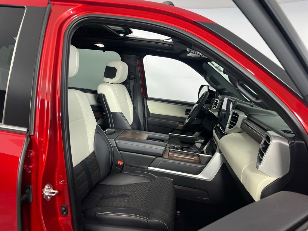 Used 2025 Toyota Sequoia Capstone image 30