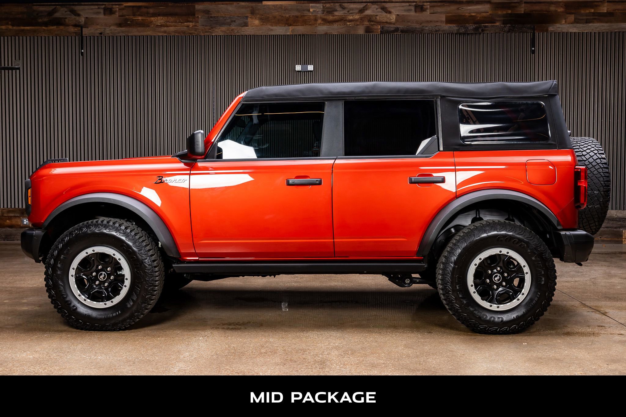 Used 2023 Ford Bronco Black Diamond w/ Sasquatch Package image 8