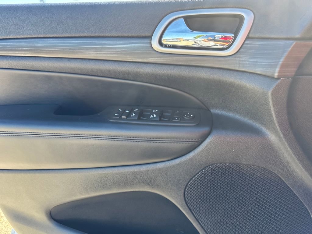 Used 2021 Jeep Grand Cherokee Laredo image 22