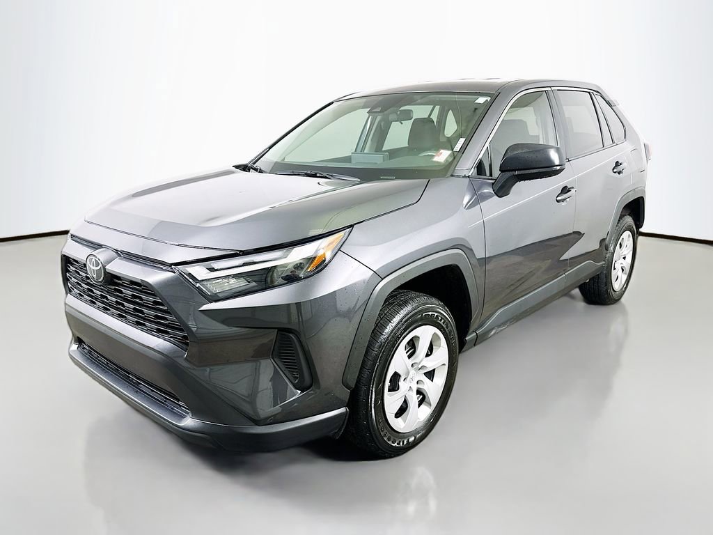 Used 2024 Toyota RAV4 LE video 3