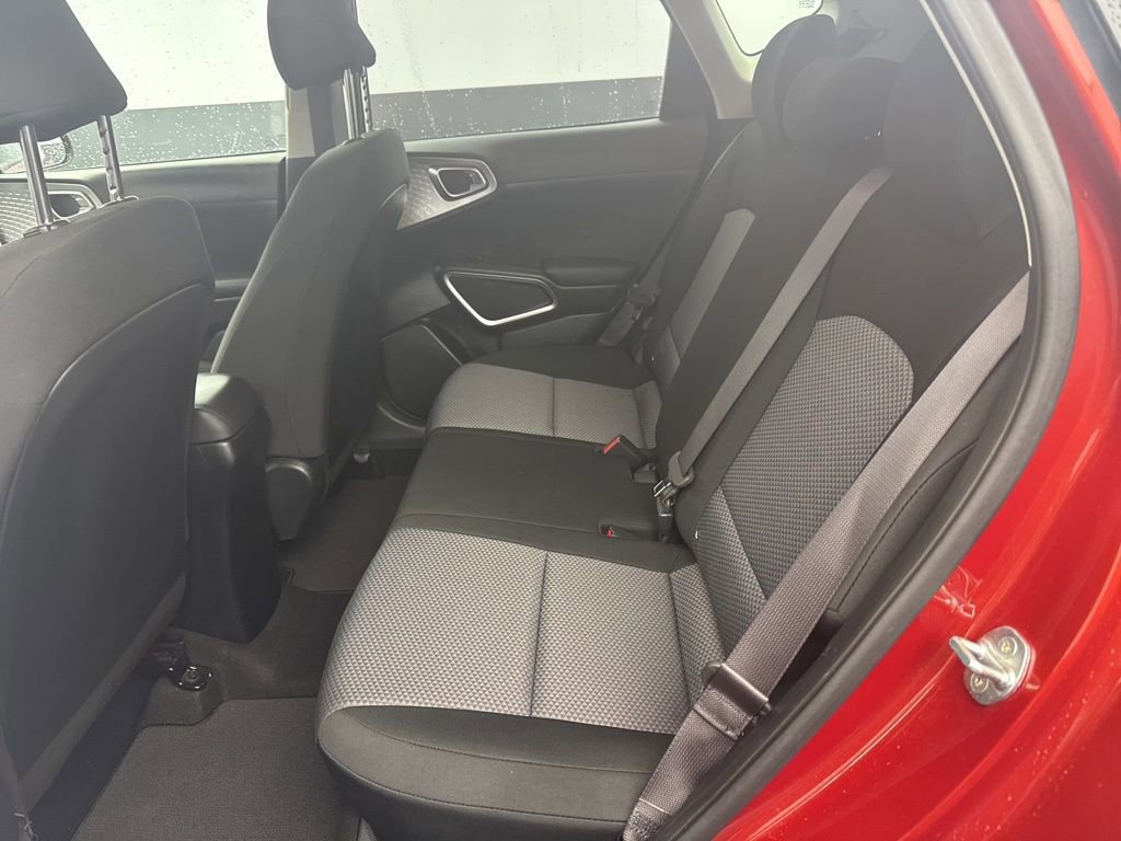 Used 2023 Kia Soul LX w/ LX Technology Package FWD image 14