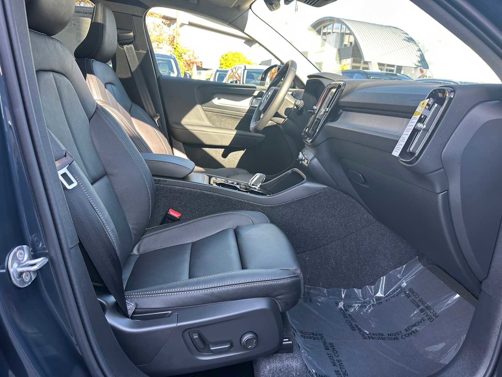 New 2026 Volvo XC40 B5 Ultra w/ Protection Package Premier image 10