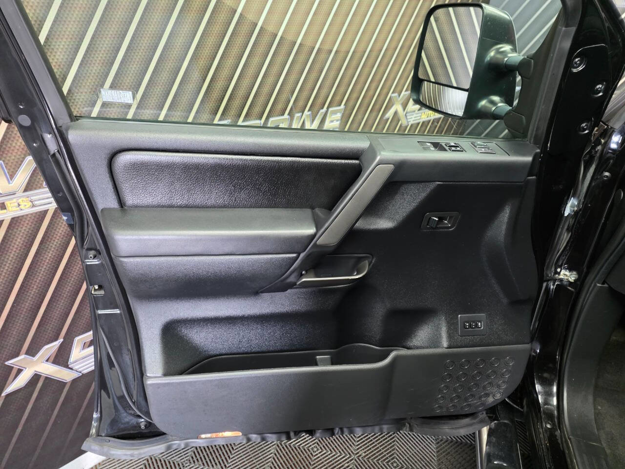 Used 2012 Nissan Titan SV AWD/4WD image 17
