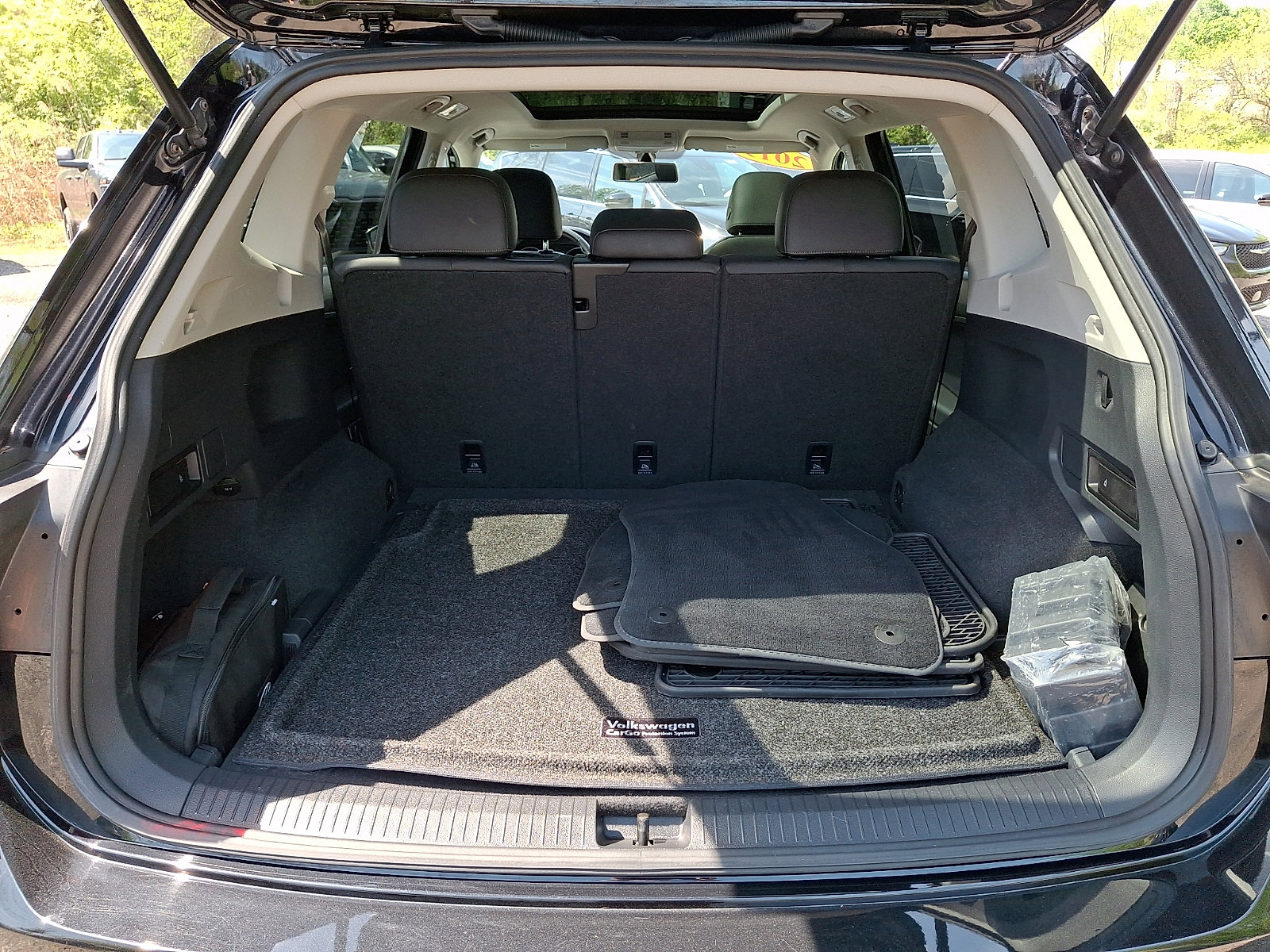 Used 2019 Volkswagen Tiguan SE w/ Panoramic Sunroof Package AWD/4WD image 29