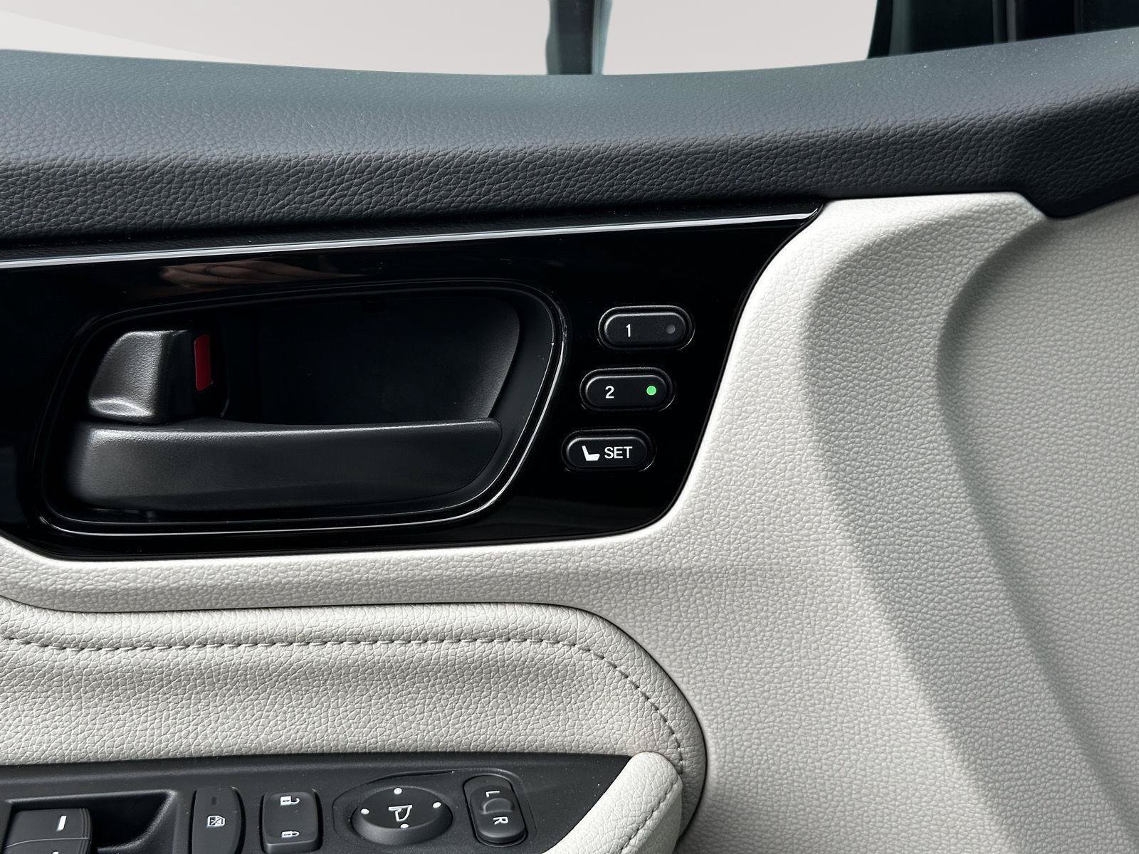 Certified 2026 Honda Odyssey Touring image 30