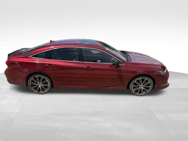 Used 2022 Toyota Avalon Touring FWD video 2