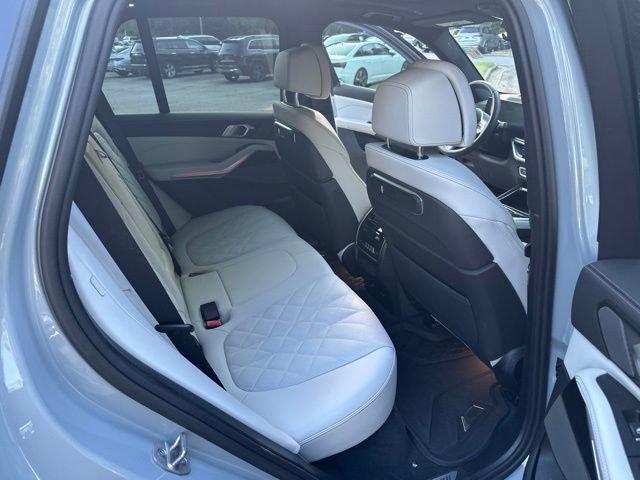 Used 2025 BMW X5 xDrive40i w/ M Sport Package AWD/4WD image 15