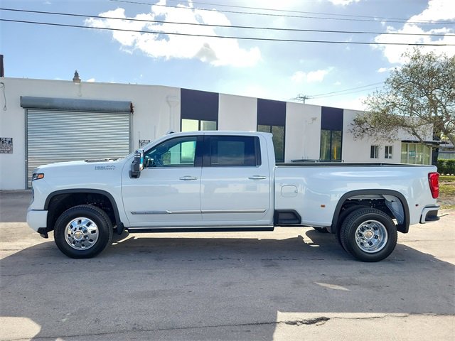 New 2026 Chevrolet Silverado 3500 High Country w/ Technology Package image 2