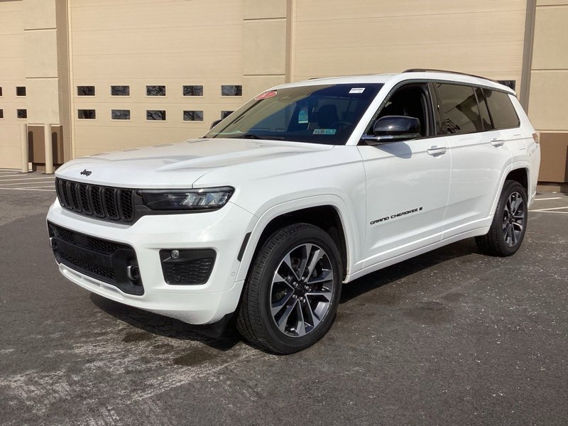 Used 2021 Jeep Grand Cherokee L Overland w/ Luxury Tech Group IV image 5