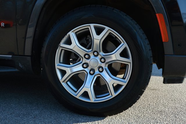 Used 2022 Jeep Wagoneer Series II RWD image 8