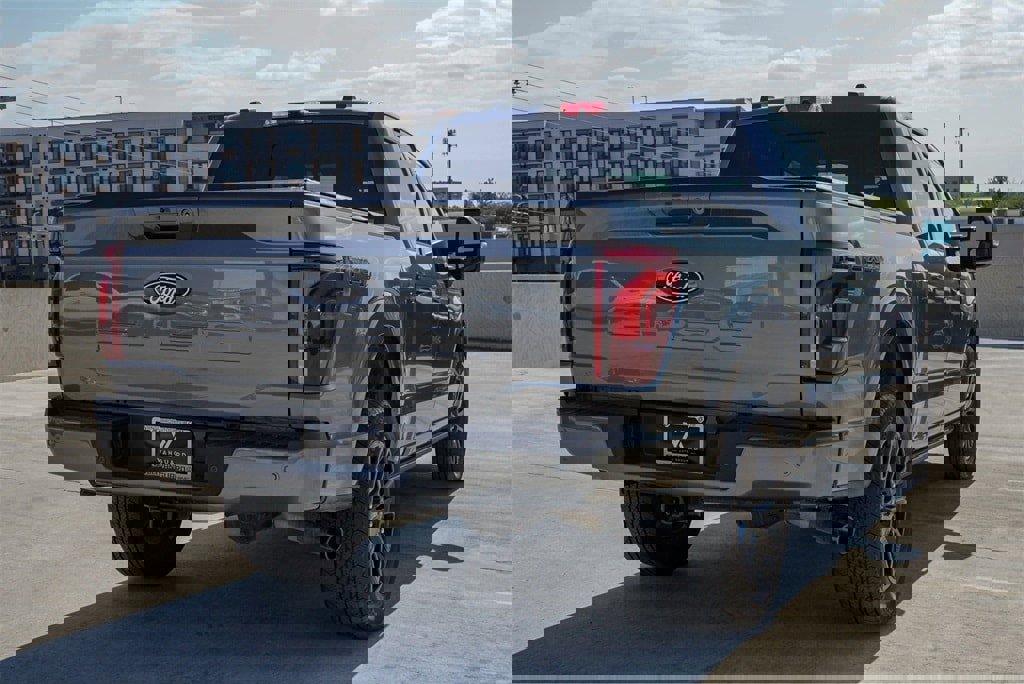 Used 2024 Ford F150 Platinum image 8
