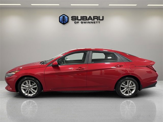 Used 2023 Hyundai Elantra SE image 2