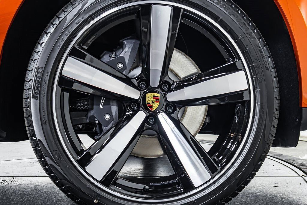 Used 2025 Porsche Macan image 22