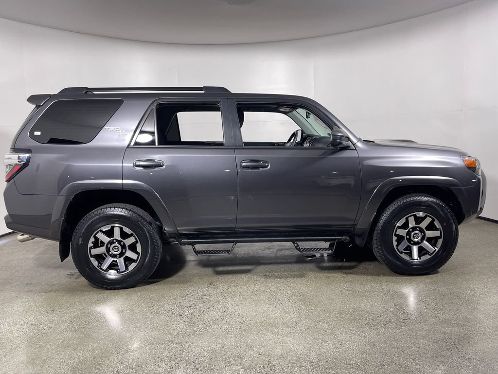 Certified 2022 Toyota 4Runner TRD Off-Road AWD/4WD image 2